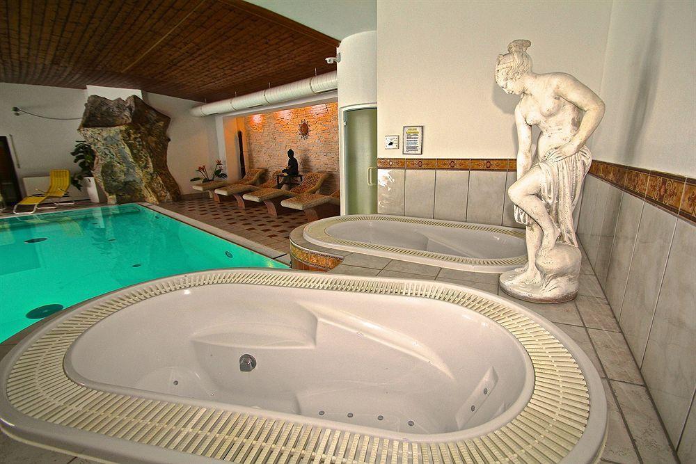 Alpenhotel Weiherbach Berchtesgaden Hallenbad Und Sauna Bagian luar foto